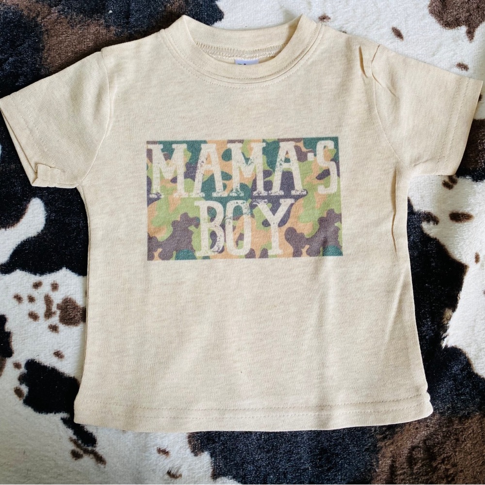 Mama’s boy short sleeve tee